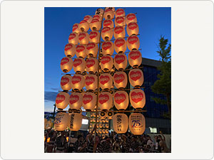 【当社オリジナル竿燈があがる】秋田竿燈まつり４年ぶり完全開催
